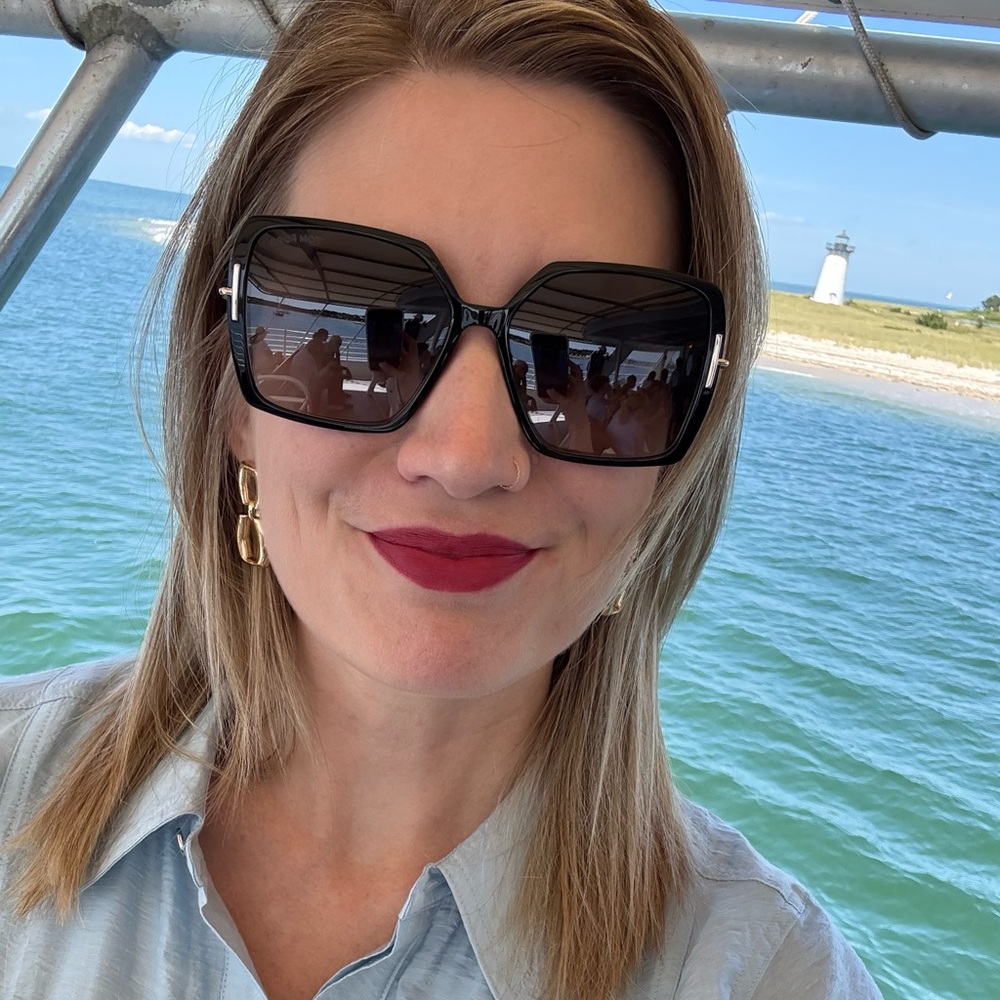 Meet your Posher, Pamela